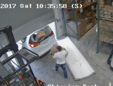 Και όμως αληθινό - Έκλεψαν 30.000 προφυλακτικά από εταιρία ερωτικών παιχνιδιών (φωτό, βίντεο)